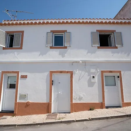 White Apartment, Town Centre