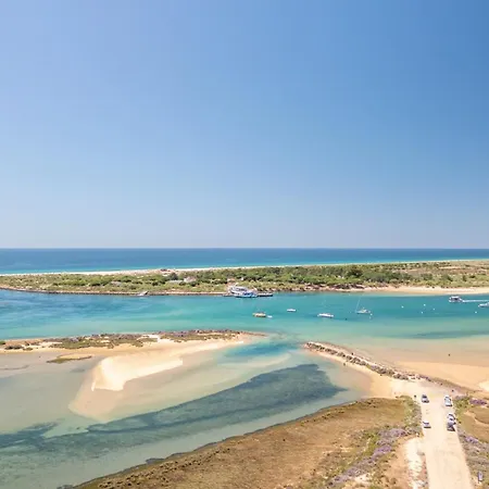 White Apartment, Town Centre Apartment *