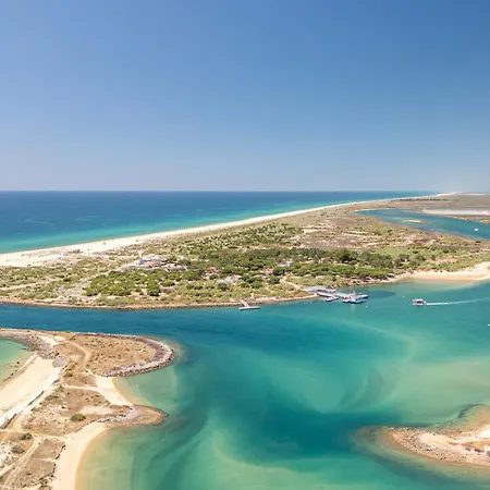 White Apartment, Town Centre *