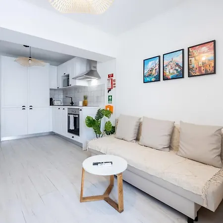Διαμέρισμα White Apartment, Town Centre Ταβίρα