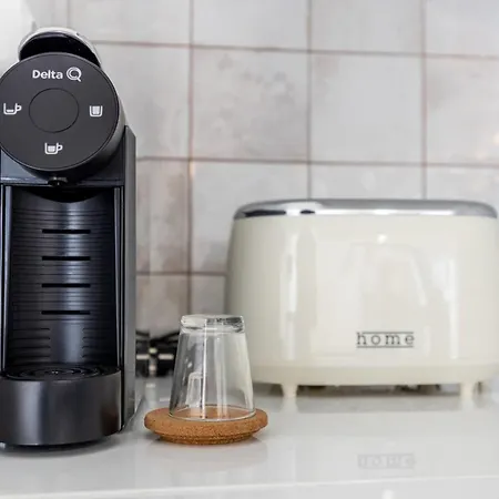 White Apartment, Town Centre *